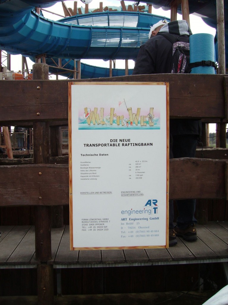 Informationstafel zur "Wild 'n Wet"-Raftingbahn